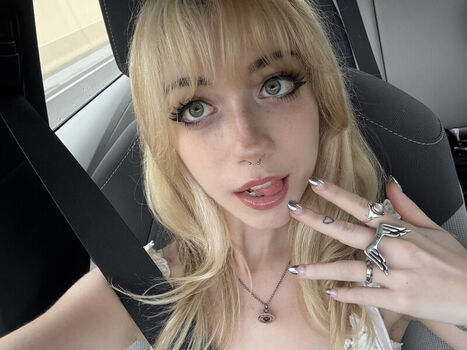 Full leaked Iluvmeww private onlyfans photo