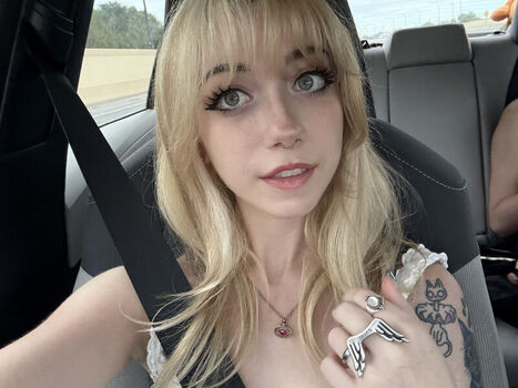 Full leaked Iluvmeww private onlyfans photo