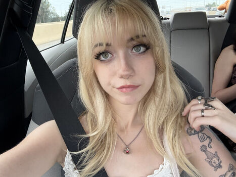 Full leaked Iluvmeww private onlyfans photo