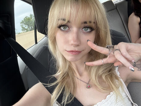 Full leaked Iluvmeww private onlyfans photo