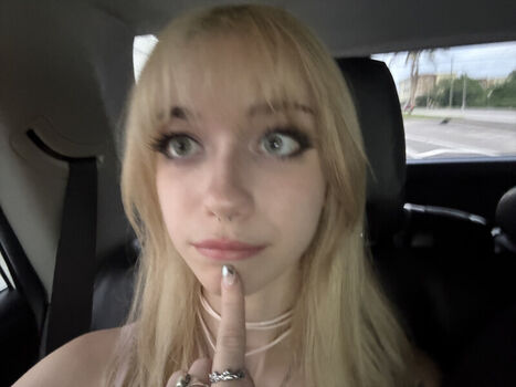 Full leaked Iluvmeww private onlyfans photo