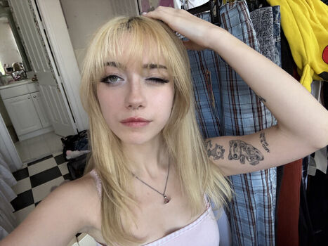 Full leaked Iluvmeww private onlyfans photo