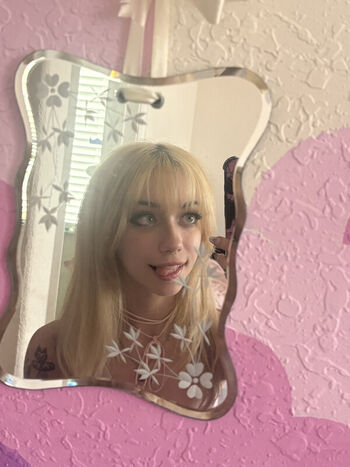 Full leaked Iluvmeww private onlyfans photo