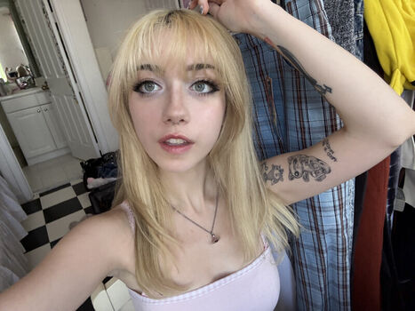 Full leaked Iluvmeww private onlyfans photo