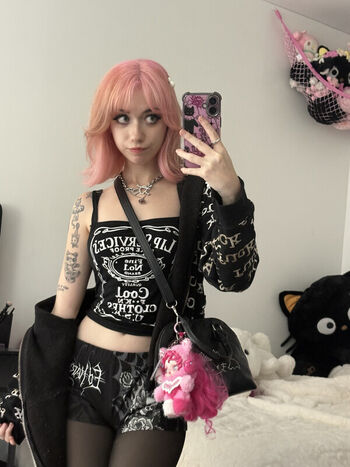 Full leaked Iluvmeww page private onlyfans photo