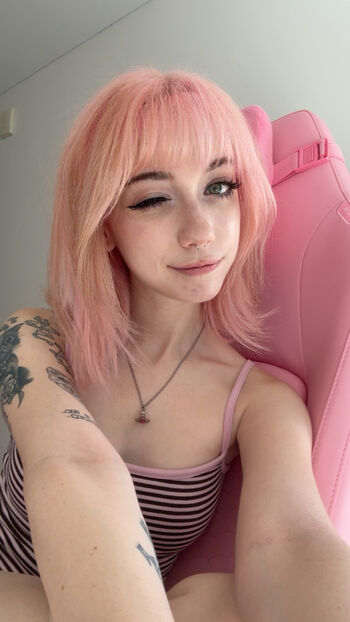 Full leaked Iluvmeww page private onlyfans photo