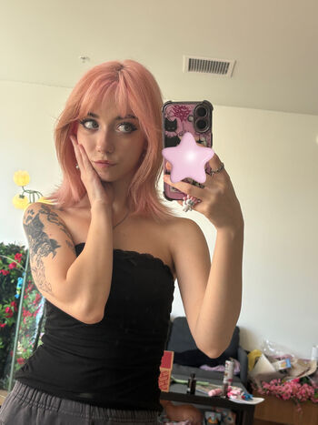 Full leaked Iluvmeww page private onlyfans photo