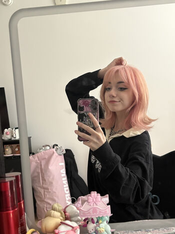 Full leaked Iluvmeww page private onlyfans photo