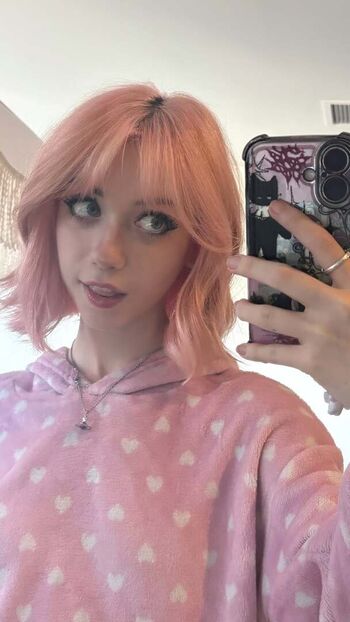 Full leaked Iluvmeww page private onlyfans photo