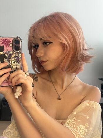 Full leaked Iluvmeww private onlyfans photo
