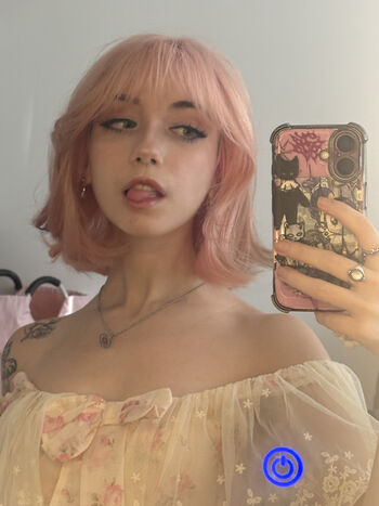 Full leaked Iluvmeww private onlyfans photo