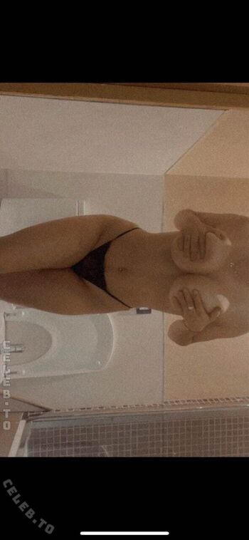 Full leaked Imailin private onlyfans photo