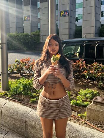 Full leaked Imanimalikaa private onlyfans photo