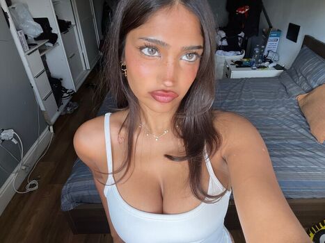 Full leaked Imanimalikaa private onlyfans photo