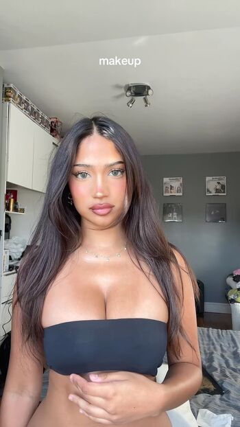 Full leaked Imanimalikaa private onlyfans photo