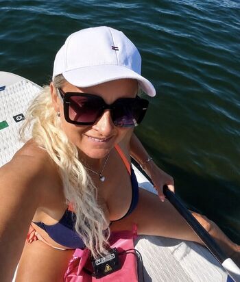 Full leaked Incredible milf private onlyfans photo