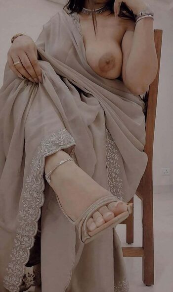 Full leaked Indian girls page private onlyfans photo