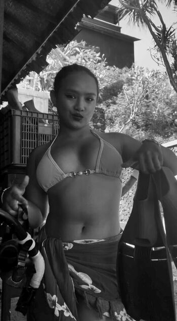 Full leaked Indonesian girls  page private onlyfans photo