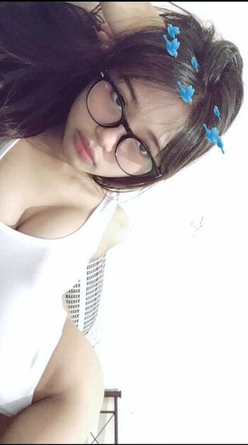 Full leaked Indonesian girls private onlyfans photo