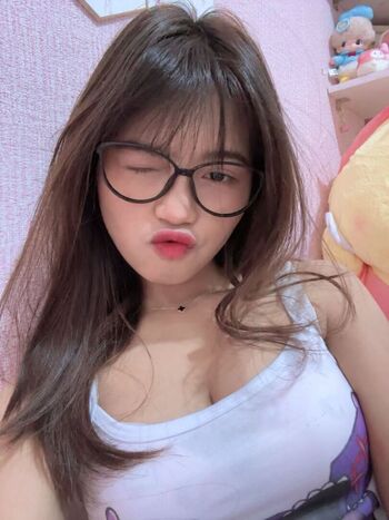 Full leaked Indonesian girls private onlyfans photo