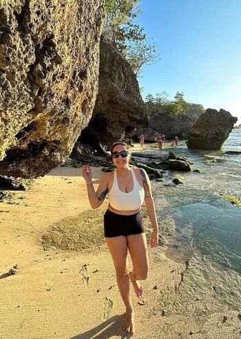 Full leaked Indonesian girls page private onlyfans photo