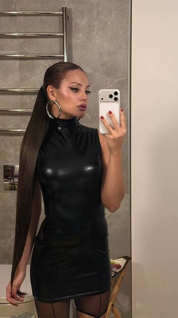 Full leaked Influesii private onlyfans photo