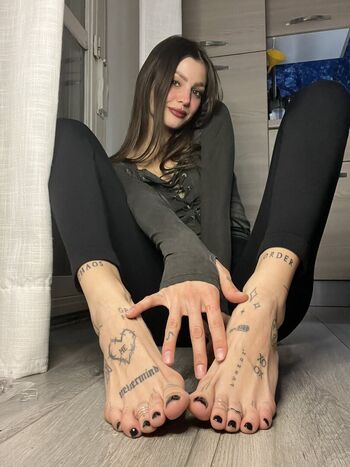 Full leaked Inked feet private onlyfans photo