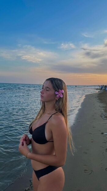 Full leaked Iris vallaranii private onlyfans photo