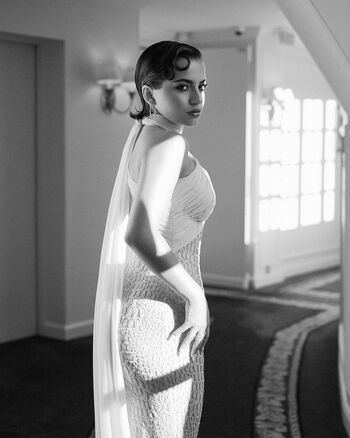 Full leaked Isabela merced page private onlyfans photo