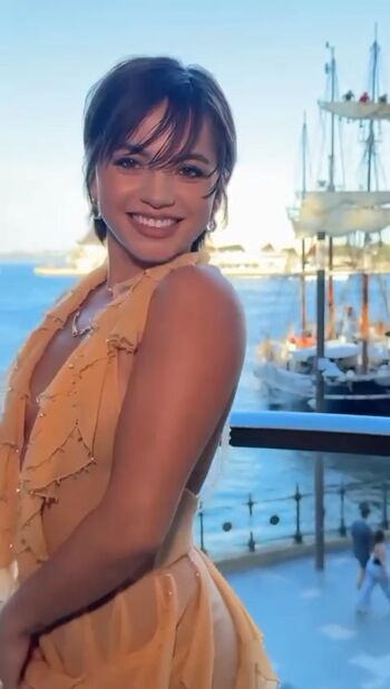 Full leaked Isabela merced page private onlyfans photo