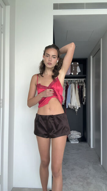 Full leaked Isabelle petzl private onlyfans photo