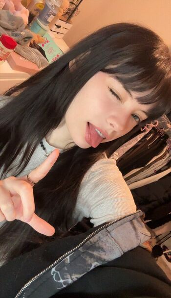 Full leaked Isizzly sizzlymizzly private onlyfans photo