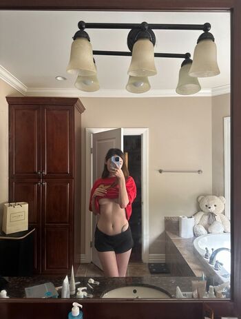 Full leaked Issfanfan private onlyfans photo