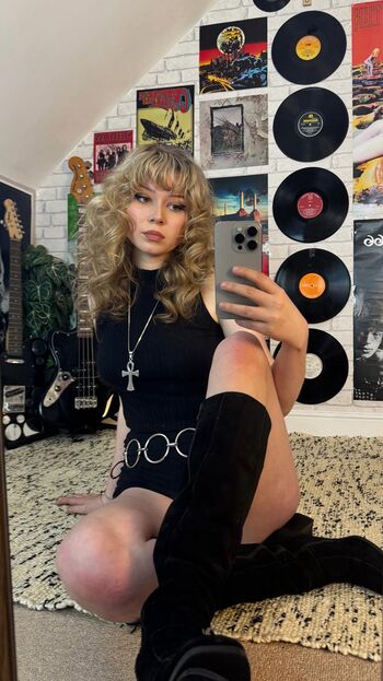 Full leaked Issy allen private onlyfans photo