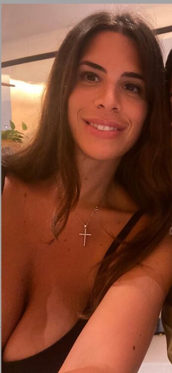 Full leaked Italian girls private onlyfans photo