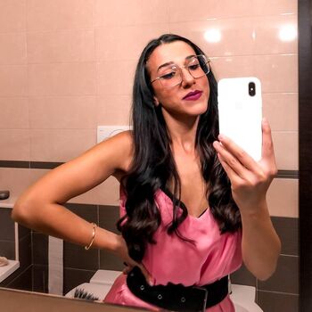Full leaked Italian girls private onlyfans photo