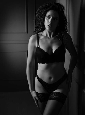 Full leaked Italian girls page private onlyfans photo