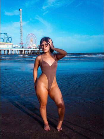 its_that_girl_983