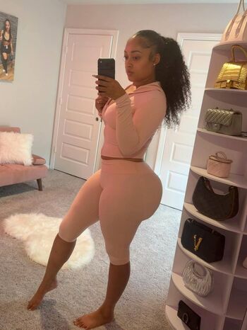 Full leaked Itsairi private onlyfans photo