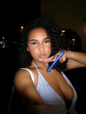 Full leaked Itsannasantos camilleea private onlyfans photo