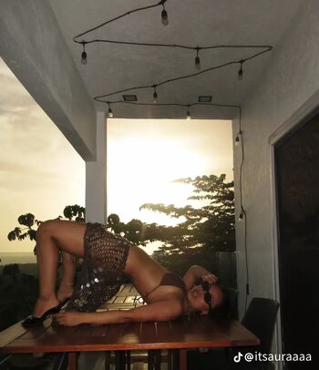 Full leaked Itsauraaaa private onlyfans photo