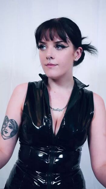 Full leaked Itsavalynn private onlyfans photo