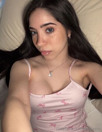 Full leaked Itsellaxox private onlyfans photo