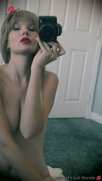Full leaked Itsjustblondie page private onlyfans photo