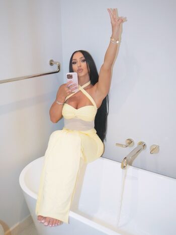 Full leaked Itskhrysss private onlyfans photo