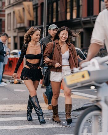 Full leaked Itslaaurr  page private onlyfans photo