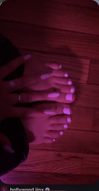 Full leaked Itslealondon private onlyfans photo