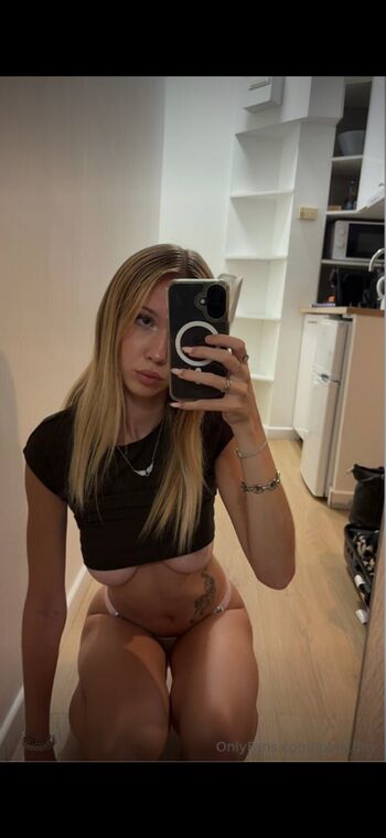 Full leaked Itslolaa bby private onlyfans photo