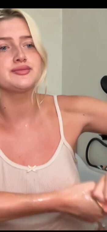 Full leaked Itslunaaaaa private onlyfans photo