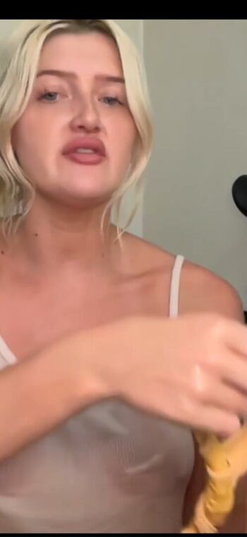 Full leaked Itslunaaaaa private onlyfans photo